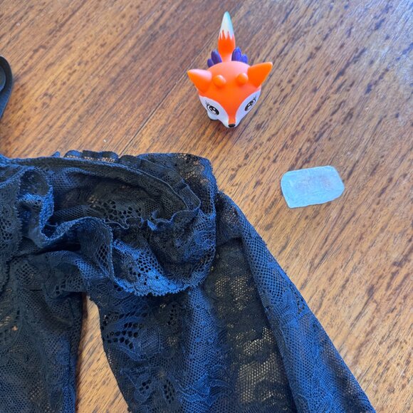 Widow Black Sheer Lace Crop Top with Flare Sleeves - Picture 6 of 14